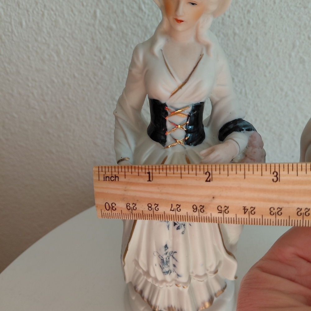 MC Courting Victorian Couple Figurines Matte Porcelain Unmarked - Picture 12 of 15